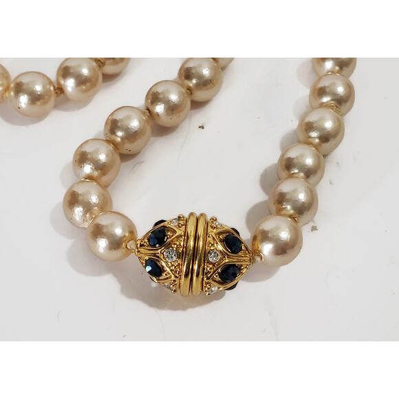Vintage Nolan Miller Champagne Faux Pearl Necklace With Screw Clasp 36 in. - Picture 5 of 8